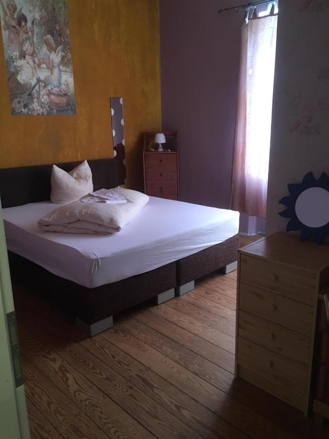 Zimmer im Dachgeschoss Kaiserslautern Exterior foto