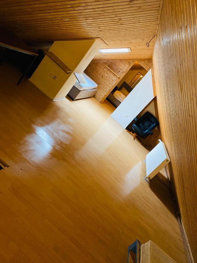 Zimmer im Dachgeschoss Kaiserslautern Exterior foto